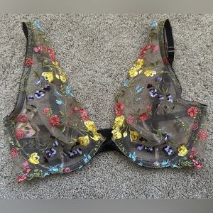 NWT Brand New Victoria’s Secret Dream Angels Unlined Plunge Bra